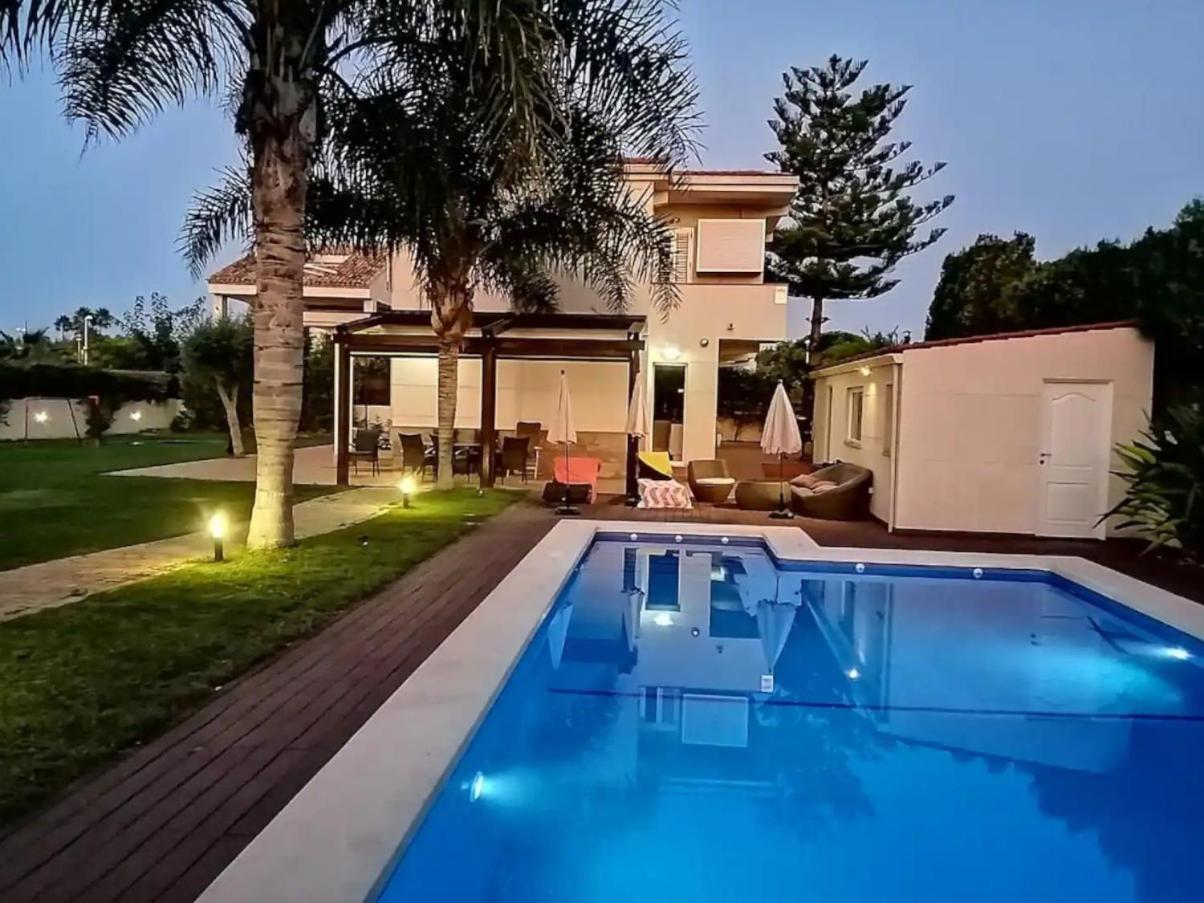 Casa Junto Al Mar Con Jardin Villa Almardá Exterior foto